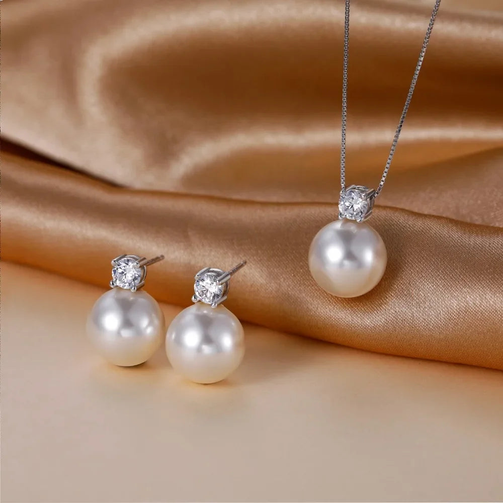 Coastline - Pearl With CZ Pendant