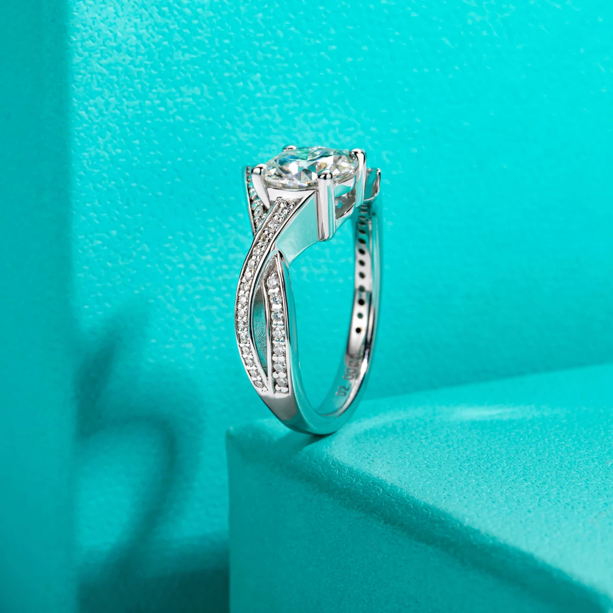 Aesir - Frigg Moissanite Ring